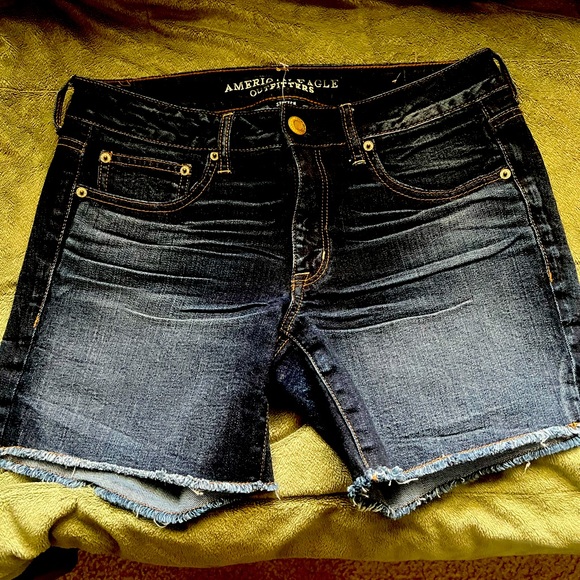 American Eagle Outfitters, Denim short. Size 6 - Picture 1 of 4
